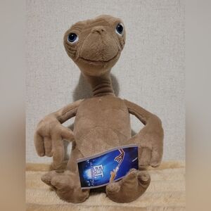 E.T Plushie